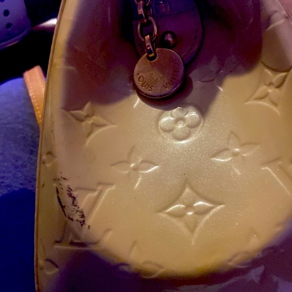 Louis Vuitton Brea MM Yellow Vernis Handbag - Picture 10 of 15